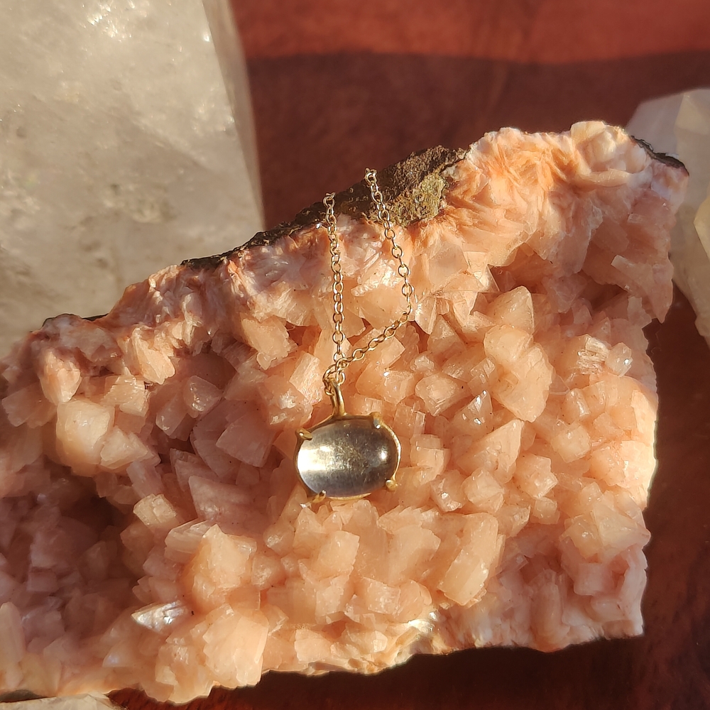 ✨SOLD✨ 14K Gold Quartz Cabochon “OK” Pendant Necklace With Claw Setting ✨ - Picture 2 of 7
